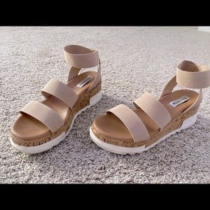 PINK PLATFORM STEVE MADDEN SANDELS